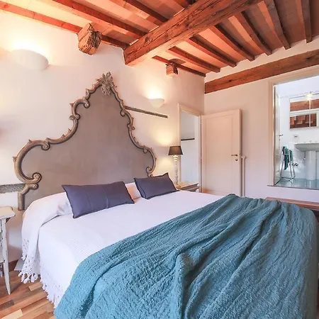 - Carlotta's Appartement Florence