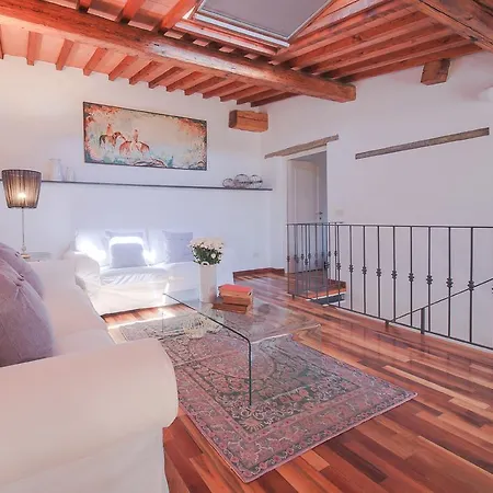 - Carlotta's Appartement *
